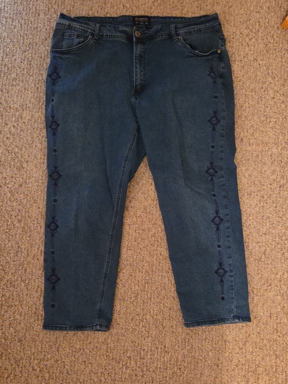 BloomChic Dark Blue Embroidered Ankle Jeans